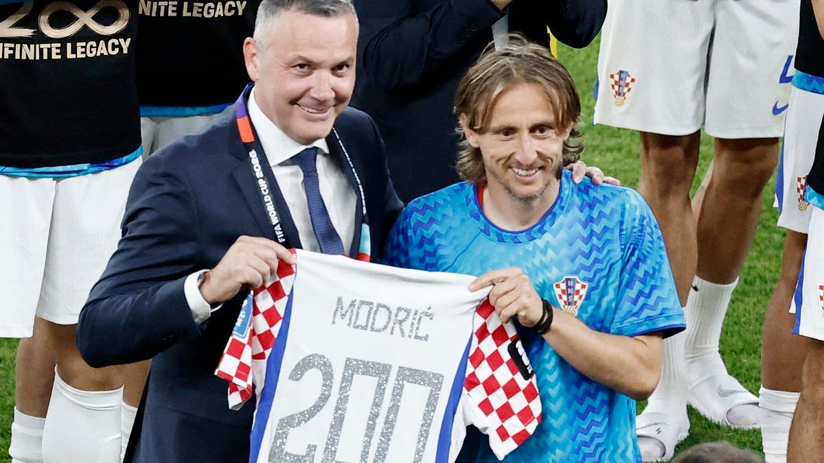 مودريتش يرفض الاعتزال الدولي ويستمر مع كرواتيا