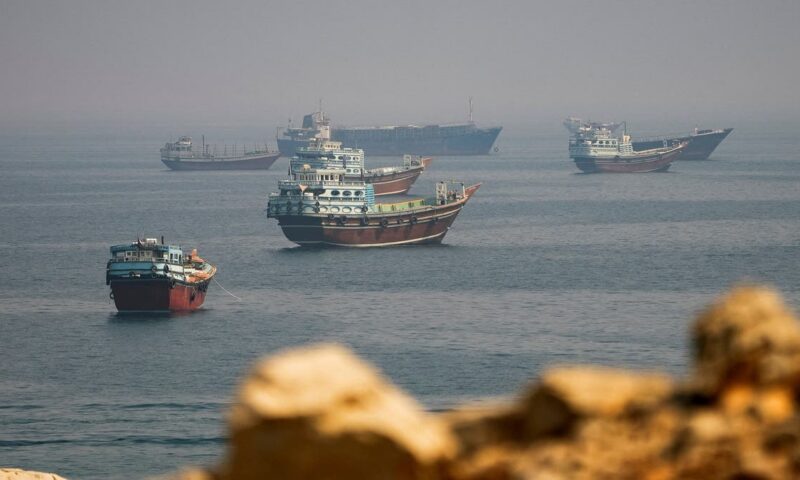 حركة الملاحة في مضيق هرمز تسجل أدنى مستوى منذ مايو