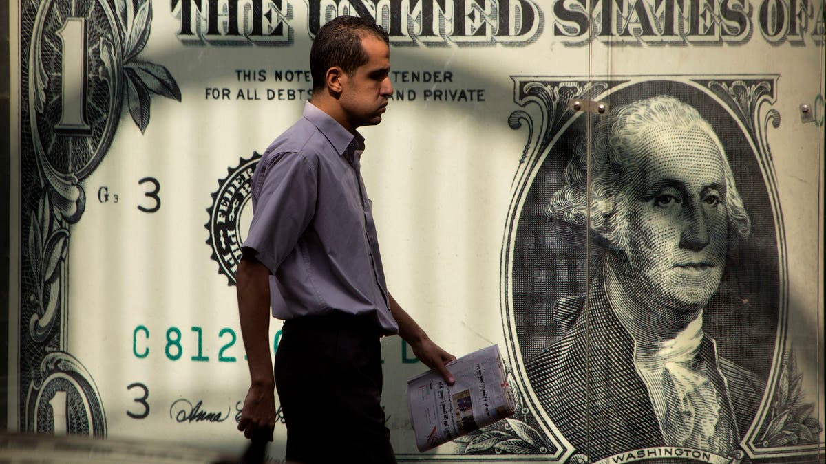 قفزة جديدة لسعر الدولار في مصر.. هل تتكرر المستويات التاريخية؟