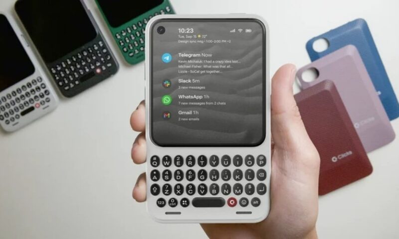 شبيه بلاك بيري.. بدء شحن هاتف Clicks Communicator في ديسمبر