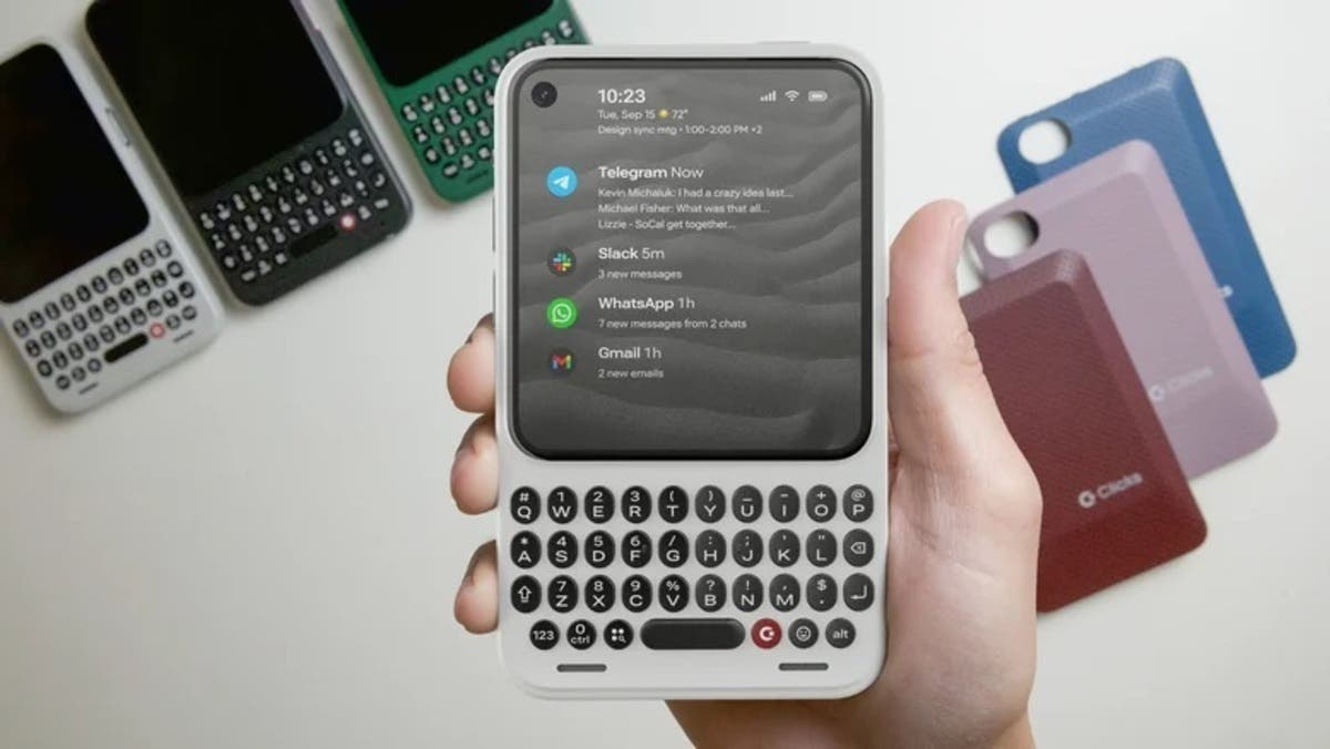 شبيه بلاك بيري.. بدء شحن هاتف Clicks Communicator في ديسمبر