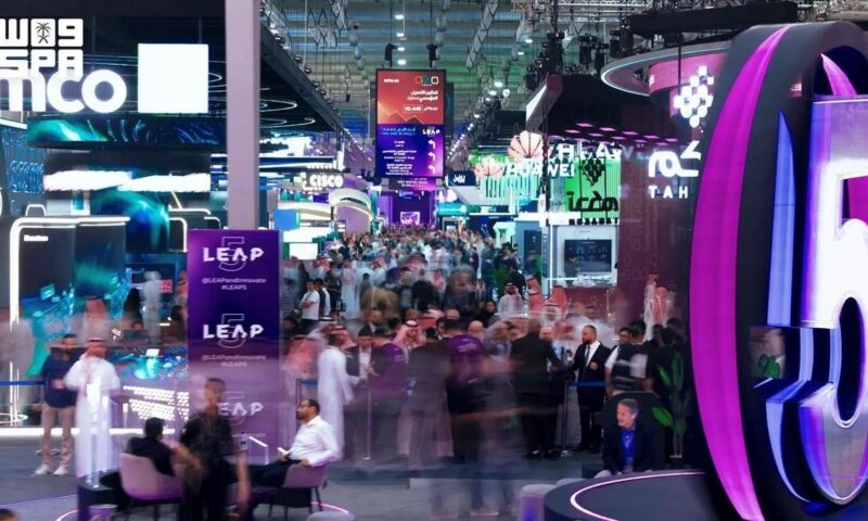 استثمارات بأكثر من 2.5 مليار دولار خلال اليوم الثاني من “ليب 2026”
