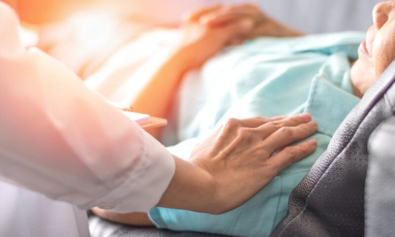 علماء يحولون مُستقلبا بكتيريا معويا لدواء يعزز العلاج المناعي للسرطان 