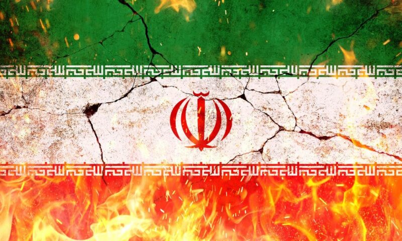 صراع يمزق القيادة الإيرانية.. بزشكيان غير متأكد من وجود مجتبى