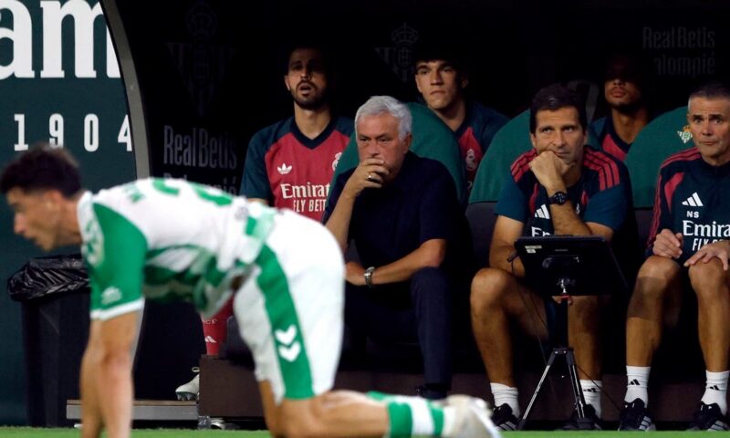 مورينيو بعد سقوط ريال مدريد أمام بيتيس: لا أعرف لماذا خسرنا