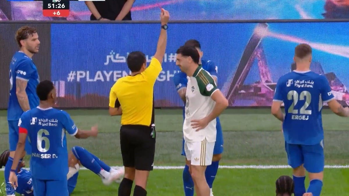 بعد استفزاز النصر.. ديميرال يطرد أمام الهلال