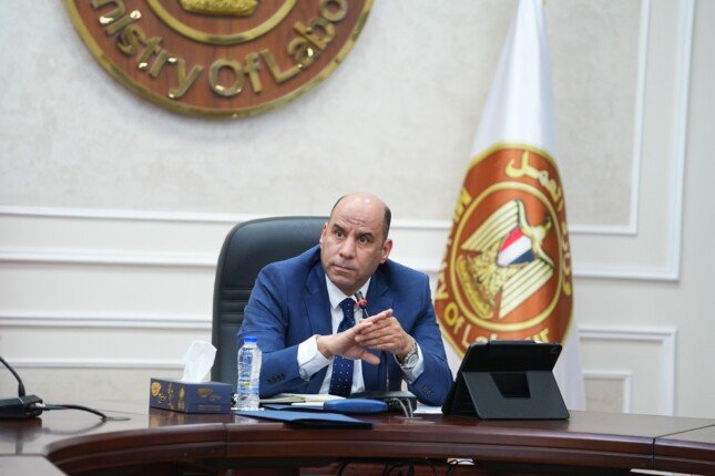 وزير العمل يترأس أول اجتماع لصندوق حماية العمالة غير المنتظمة