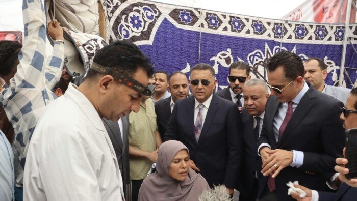 محافظ القليوبية يتفقد القافلة الطبية المجانية بسنديون