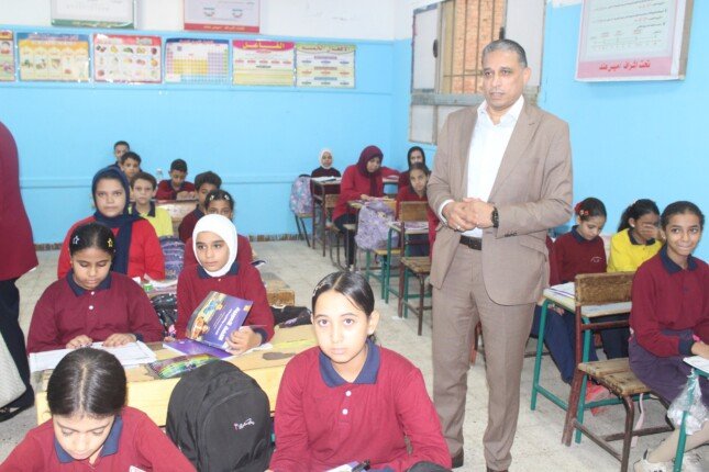 تفعيل الغياب ورفع مهارات القراءة والكتابة.. أبرز توجيهات مدير تعليم الجيزة خلال جولته بمدارس كرداسة