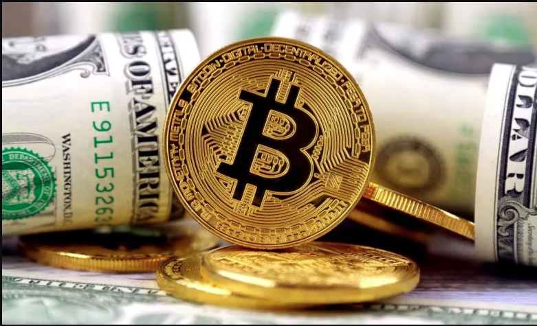 البيتكوين تتراجع بعد بلوغ أعلى مستوياتها في 8 أشهر