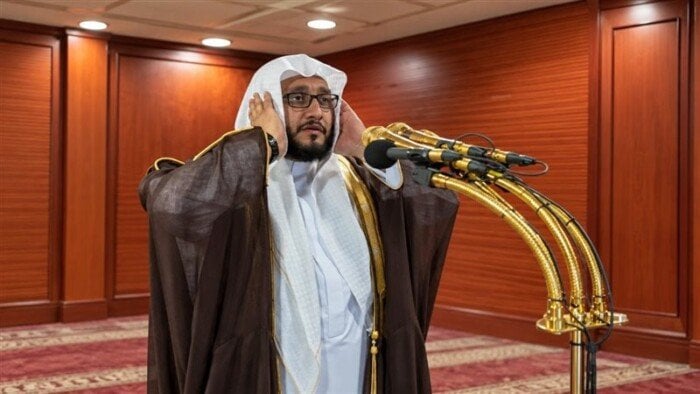 صاحب الصوت الشجيّ.. وفاة الشيخ إبراهيم المدني مؤذن المسجد الحرام