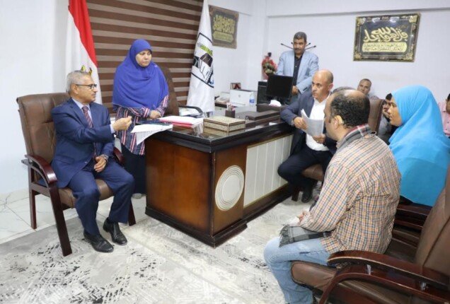 محافظ بني سويف يستمع لشكاوى أهالي ببا ويوجه بحلول قانونية ومتابعة حتى التنفيذ