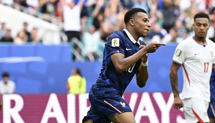 «كأنه فيلم سينمائي».. مبابي يكشف شعوره بعد تولي زيدان تدريب منتخب فرنسا
