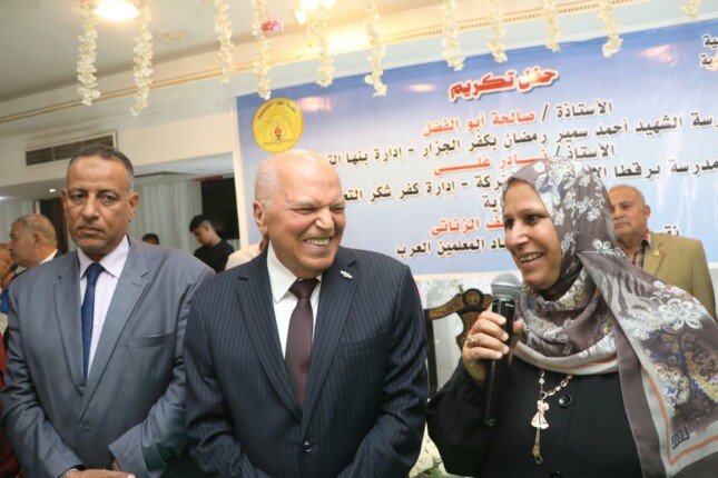 إطلاق جائزة «المعلم القدوة».. نقيب المعلمين: التكريم سيكون معنويًا وماديًا