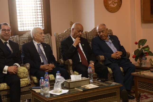 الملتقى الفكري الثقافي الأول| نقيب الأشراف: الرئيس السيسي أنار مصر بالأمن.. ووزير الأوقاف يثمن الفعالية