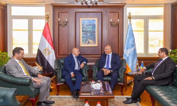 محافظ الإسكندرية يستعرض مع رئيس نادي القضاة تعزيز التعاون ودعم الأنشطة الاجتماعية والثقافية