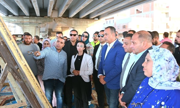 محافظ البحيرة تتفقد أعمال إنشاء كوبري البريجات أعلى الرياح البحيري بكوم حمادة