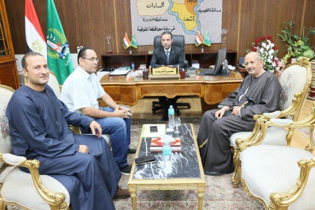 محافظ المنوفية يستعرض مع «نقابة الفلاحين» سبل إقامة منافذ لبيع السلع بأسعار مخفضة ضمن «كلنا عندك»