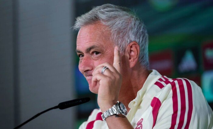 مورينيو يحذر ريال مدريد قبل مواجهة ريال بيتيس: لا توجد مباراة سهلة وهدفنا تحقيق الفوز