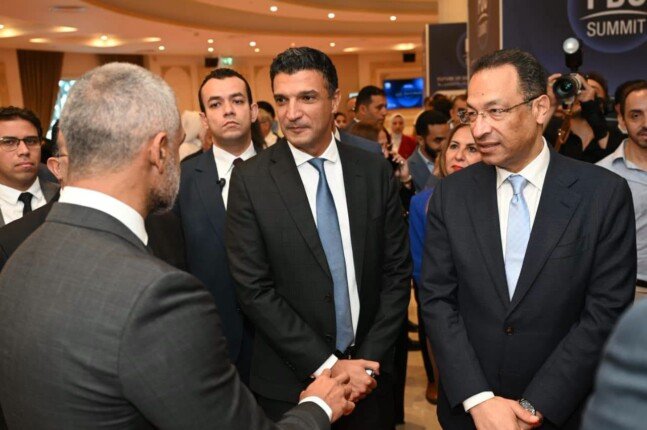 وزير الصناعة في قمة FDC: نستهدف الانتقال من استخدام التكنولوجيا إلى تطويرها وتصنيعها