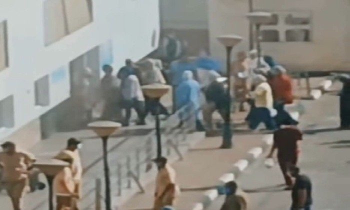 تصاعد أدخنة كثيفة من مستشفى الزهور ببورسعيد.. والحماية المدنية تكشف السبب