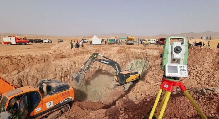 24 ساعة من الرعب.. كيف تحول مرور الطفل أيوب الجزائري فوق لوح خشبي إلى مأساة؟