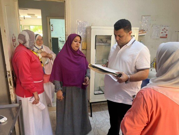 غياب أطباء الأسنان وقصور بمكافحة العدوى.. حصيلة مرور مفاجئ لوكيل صحة بني سويف