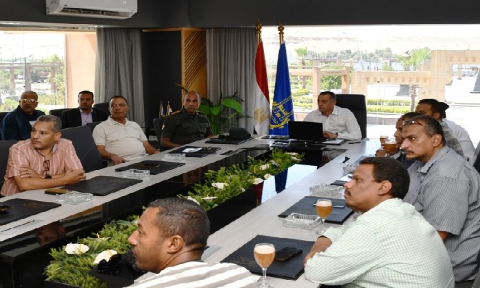 لإنهاء معاناة الأهالي.. استكمال خط الطرد وإنشاء محطة جديدة لحل مشاكل الصرف الصحى