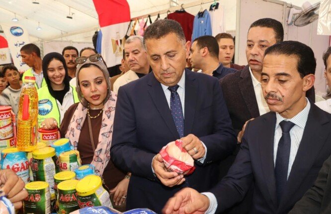 محافظ القليوبية يفتتح معرض «أهلًا مدارس» بمدينة بنها
