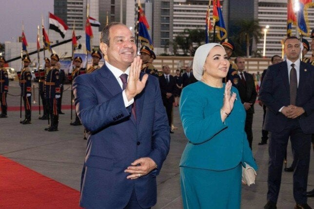 السيدة انتصار السيسي: من أرض النيل نرحب بكل محبة بالرئيس الصيني وقرينته