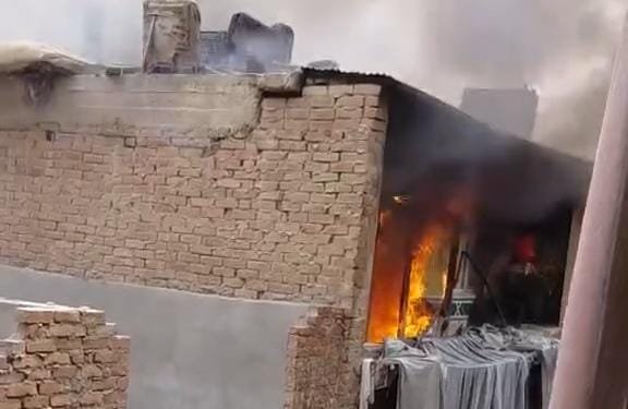 تفحم محتويات شقة سكنية في حريق بشبرا الخيمة