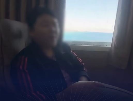 الداخلية تكشف ادعاء سائحة طلب 500 دولار لتنظيم جولة سياحية وختم جواز سفرها