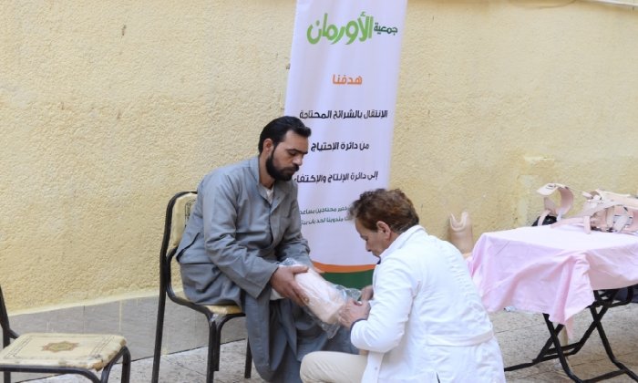 الأورمان تسلّم 123 جهازًا تعويضيًا وسماعة طبية لغير القادرين بقرى ومراكز أسوان