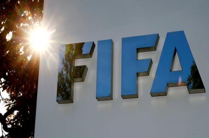 بعد تصريحات فوزي لقجع.. «فيفا» يحسم الجدل بشأن نهائي كأس العالم 2030