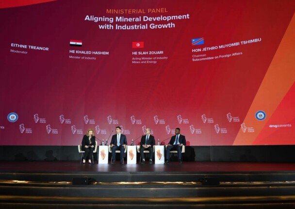 وزير الصناعة: ربط التعدين بالتصنيع لتعظيم قيمة الثروات المعدنية