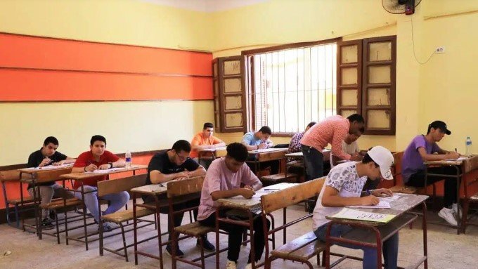 اليوم.. بدء تسليم استمارات نجاح الدور الثاني للثانوية العامة بالمدارس