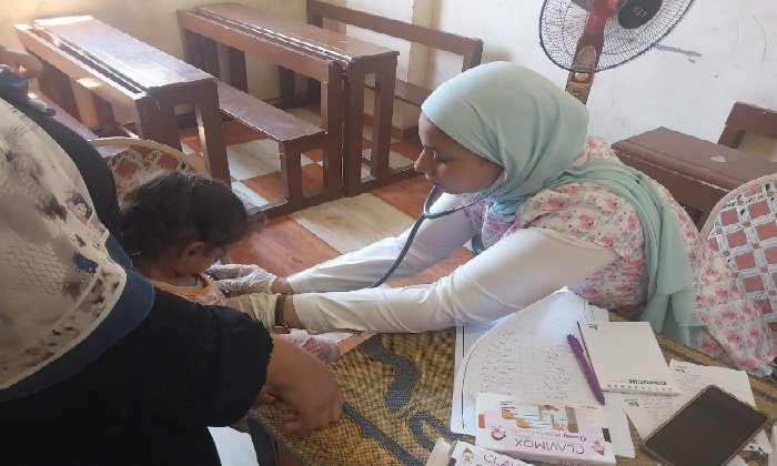 جامعة سوهاج تطلق قافلة طبية شاملة تصل لقرية الاربعين بطما وصرف العلاج بالمجان