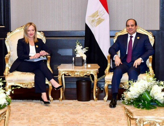 برسالة خطية.. الرئيس السيسي يدعو رئيسة وزراء إيطاليا لزيارة مصر