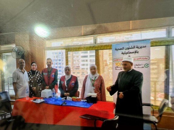 قافلة طبية للكشف على العاملين بالإسماعيلية الأزهرية ضمن مبادرة «100 مليون صحة»