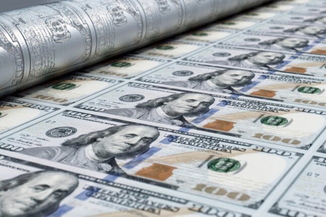 الدولار يتوقف بنهاية تعاملات اليوم في البنك المركزي عند 52.28 جنيه