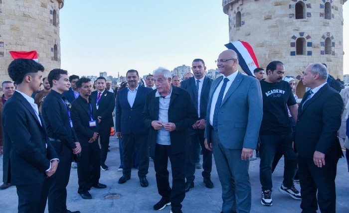 على هامش مؤتمر «الهوية الوطنية».. جولة سياحية لشباب المحافظات بممشى القلعة والأنفوشي في الإسكندرية