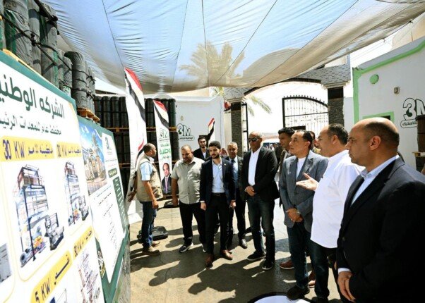 مدبولي يتفقد مصنع الشركة الوطنية للصناعات البلاستيكية بالمنطقة الصناعية ببلطيم