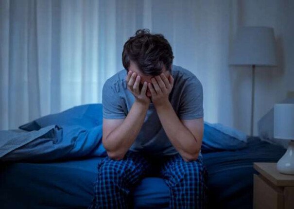 تناول وجبة ثقيلة قبل النوم.. 5 أخطاء تسبب الإرهاق أثناء الاستيقاط تجنبيها