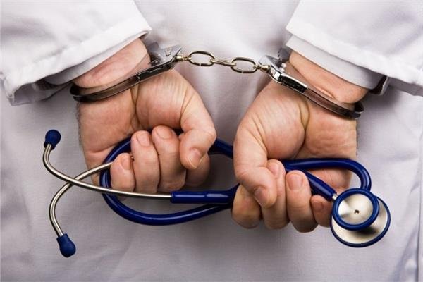 للنصب على المواطنين.. حبس المتهم بانتحال صفة طبيب نفسي بعين شمس