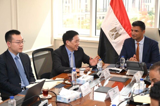 «الصناعة»: تشغيل مصنع «كينجدوم» الصيني لخيوط الكتان في مصر خلال الربع الأول من 2027