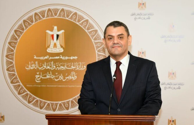 وزير الخارجية يصدر قرارا بتعيين السفير نادر زكي متحدثا رسميا باسم وزارة الخارجية