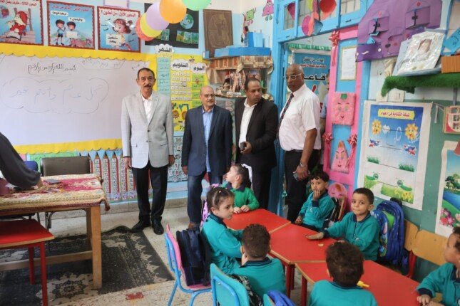 محافظ سوهاج يتفقد عددًا من المدارس مع بداية العام الدراسي الجديد