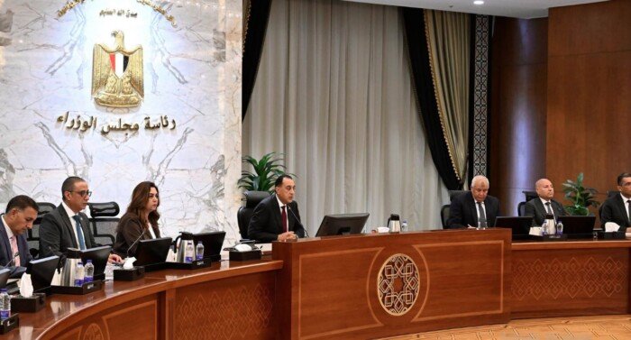 مدبولي للمحافظين: المتابعة الشخصية لملفات النظافة والإنارة والطرق أمر ضروري