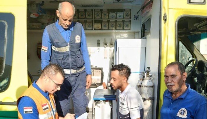 أمانة مسعف وسائق.. أعادا حقيبة بها 115 ألف جنيه وهاتف آيفون بعد حادث تصادم بالقليوبية