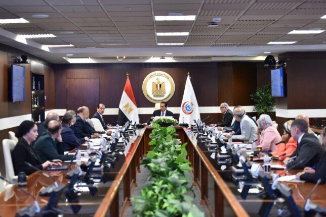 «الصحة» تدرس إتاحة العلاج لغير المنتفعين بالتأمين الصحي بمستشفى العاصمة الجديدة